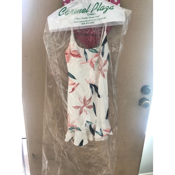 White floral dress - Picture 2 of 3